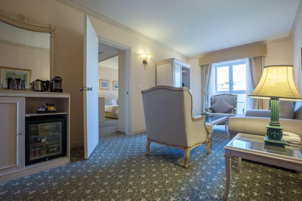 Hotel Le Vendome Cape Town Dış mekan fotoğraf A suite at the hotel