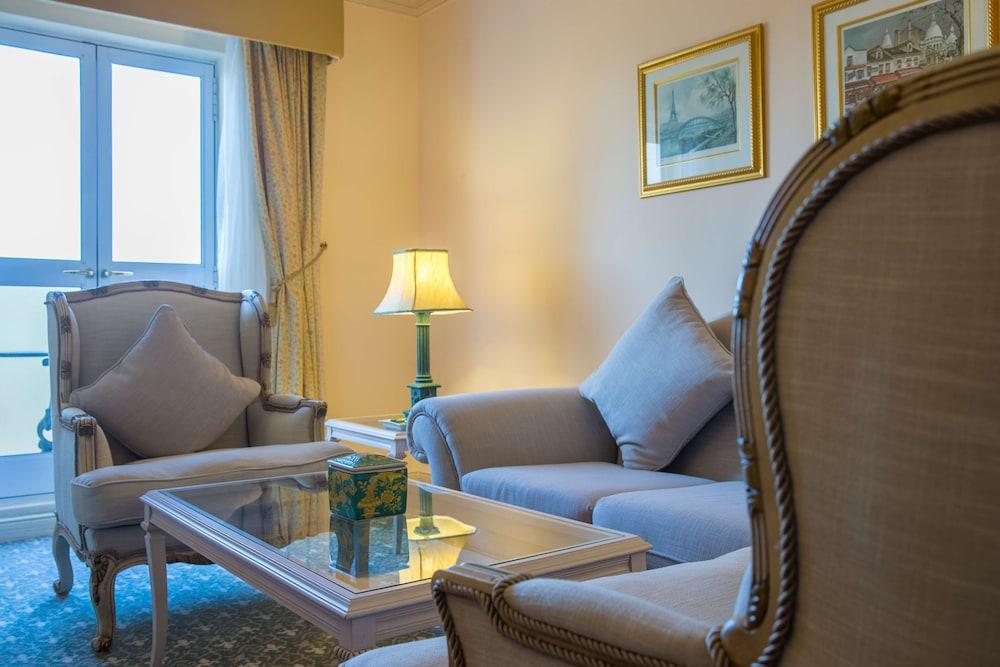 Hotel Le Vendome Cape Town Dış mekan fotoğraf A living room at the hotel
