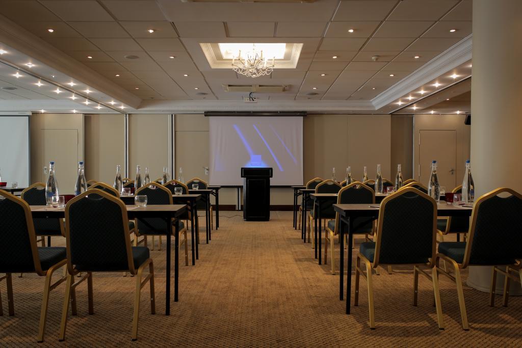 Hotel Le Vendome Cape Town Dış mekan fotoğraf A meeting room at the hotel