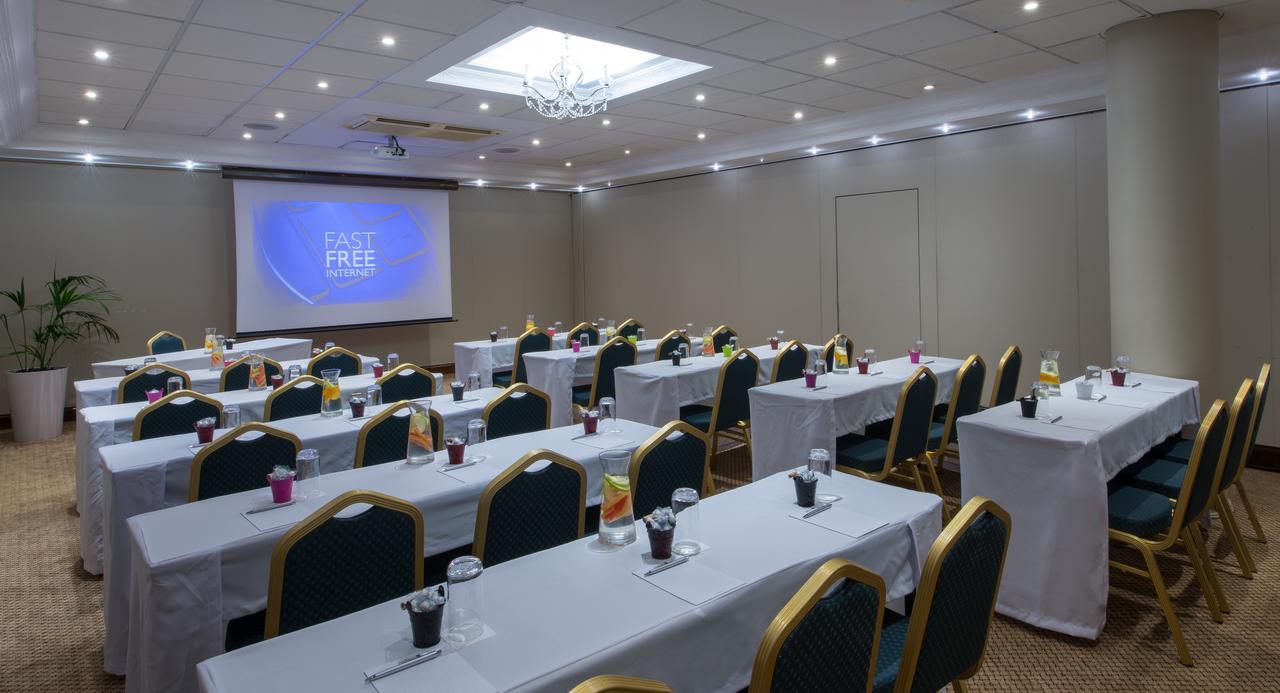 Hotel Le Vendome Cape Town Dış mekan fotoğraf The conference room at the hotel