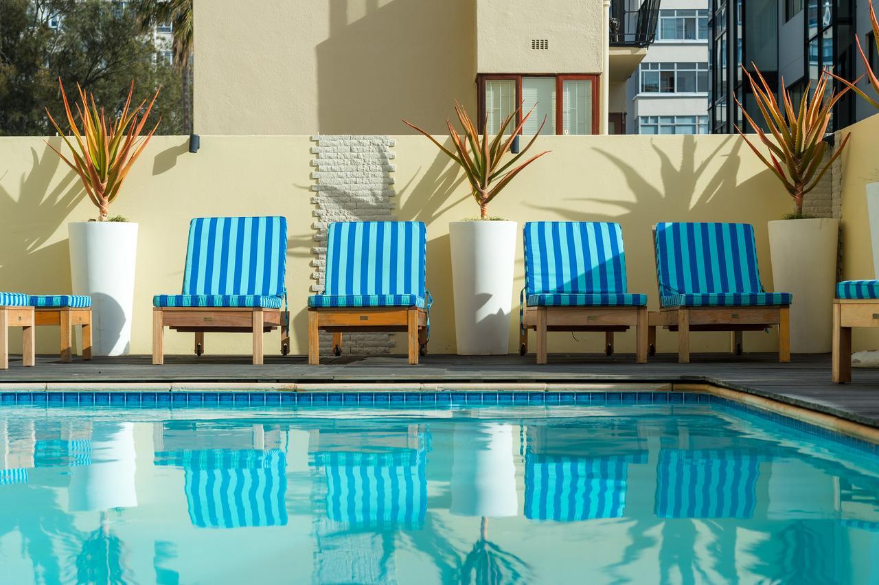 Hotel Le Vendome Cape Town Dış mekan fotoğraf The pool at the Hotel