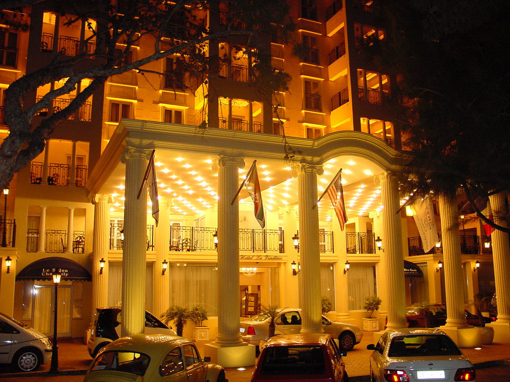 Hotel Le Vendome Cape Town Dış mekan fotoğraf The E&O 8 at night